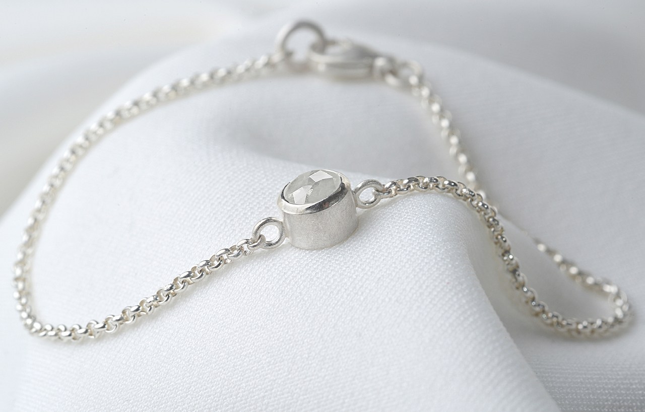 Birthstone Bracelet (925 Silber, kreismattiert, Diamant im Rosenschliff)